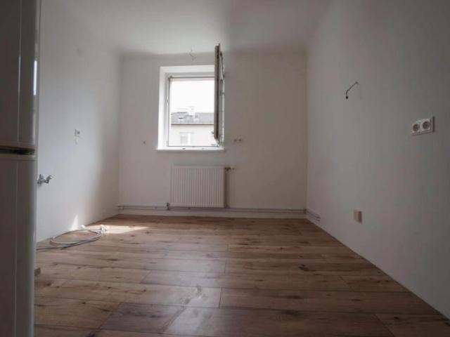 Zu Vermieten 4 Schlafzimmer Wohnung Krems AUT DS103742048