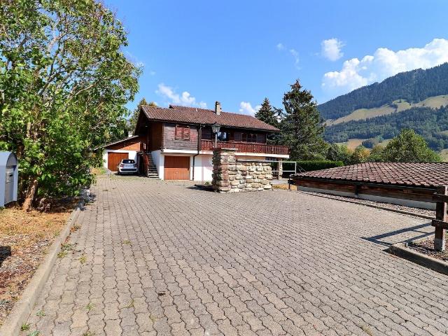 Zu vermieten Chalet 5.5 Zimmer / WG für 1 Jahr willkommen