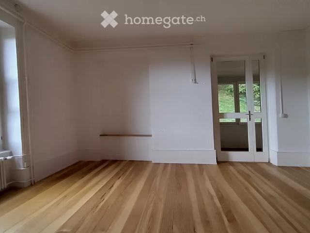 Zu vermieten an Familie: 5.5 Zimmerwohnung mit grosser Terrasse in Küttigen