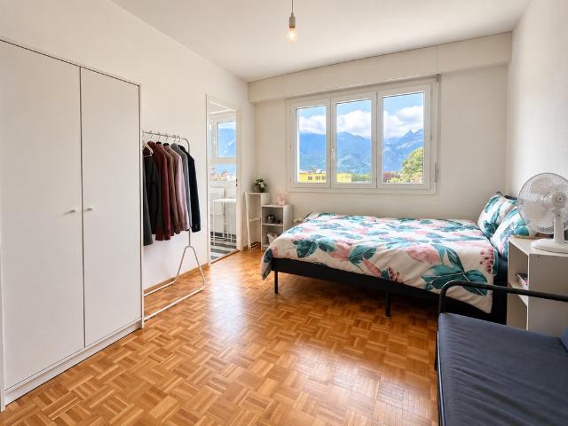 Zu vermieten – Grundstück 215 – Atelier im 2. Stock