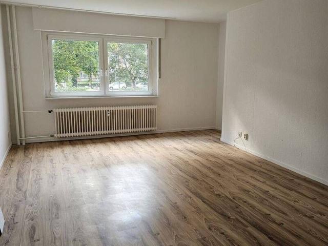 Zu vermieten Einzimmerwohnung im Hochparterre mit PKW Stellplatz