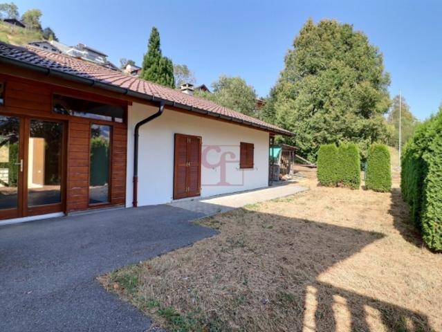 Zu vermieten kleines Chalet mit 2.5 Zimmern, grosse Terrasse