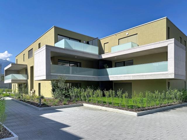 Zu vermieten in Uvrier großes Penthouse mit 2,5 Zimmern und Terrasse