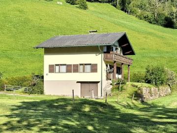 ZU VERMIETEN und sofort verfügbar Einfamilienwohnhaus samt Grundstück