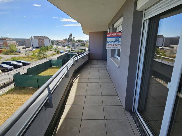 Zu Beginn NUR ca. € 5.000, FB / Geförderte Genossenschaftswohnung im 1. Liftstock mit Loggia & Tiefgaragenparkplatz Top 9