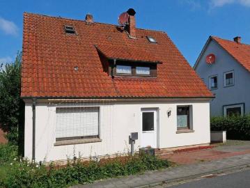 Zu Fuß in die Stadt saniertes Einfamilienhaus