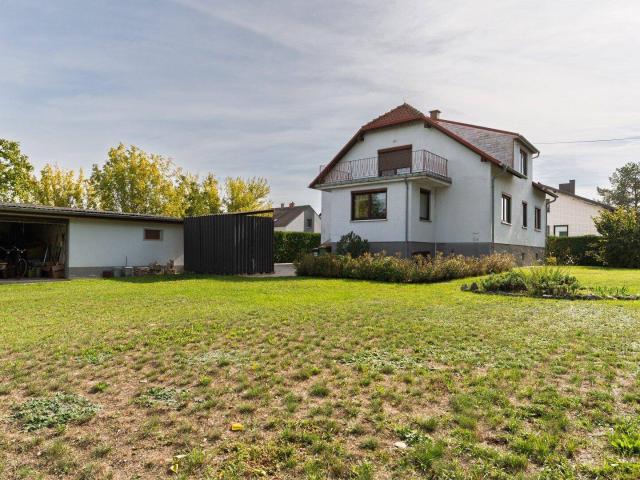 Zu Fuß zum Bahnhof! Großzügiges Einfamilienhaus mit 1.317m² Grundstück in Marchegg – Ihr Sanierungsprojekt!