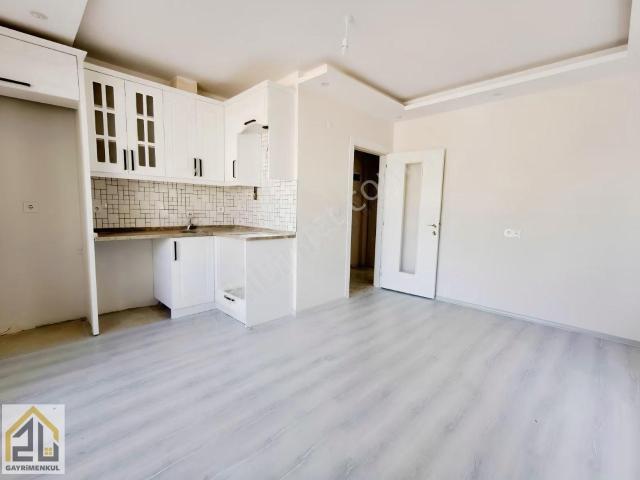 Zu Gayrimenkul Den Pazar Yeri Yakını 2+1 Sıfır Daire