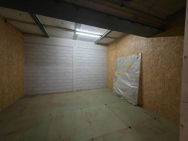 ZU MIETEN – Großes Depot / Werkstatt von 360 m² – Ideale Handwerkstätigkeit oder Lagerung
