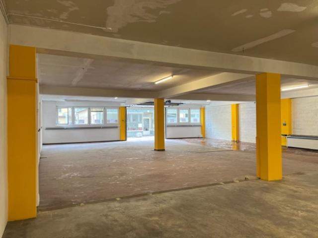 ZU MIETEN – Modulare Gewerbeflächen von 90 m² – Sierre Centre