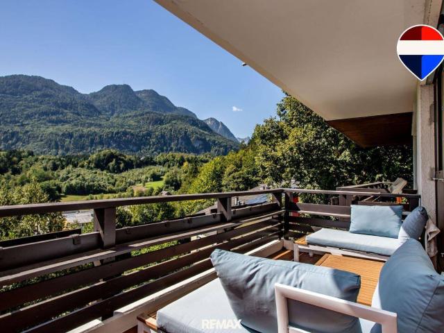 ZU MIETEN Sonnige Wohnung mit Südbalkon und Bergblick in Bad Ischl