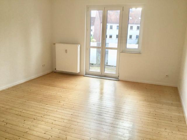 Zu sofort! Gemütliche 2 Zimmer Wohnung mit Balkon und Tageslichtbad
