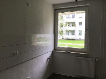 Zum Einzug frisch saniert und renoviert 3 Zimmer EG Wohnung mit Balkon Waldrandlage