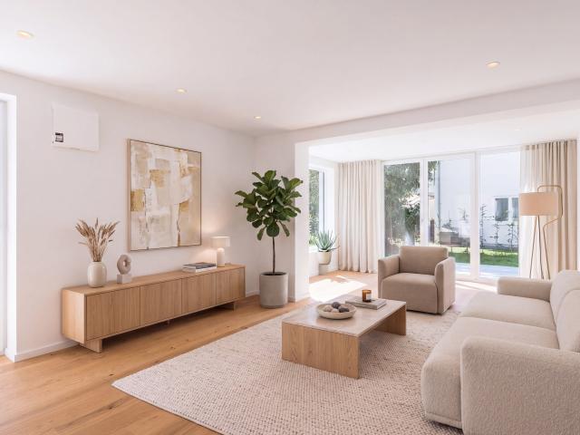 Zum Erstbezug: Großzügige 4 Zimmer Wohnung im Erdgeschoss mit Privatgarten