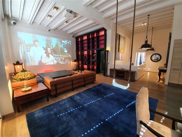 Zum Verkauf Außergewöhnliches LOFT/Doppelhaus von 365 m² in Les Charmilles