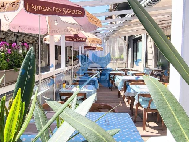 Zum Verkauf – Charakter Restaurant mit authentischen Charme von 580 m² in Saint Maurice VS Authentizität, großzügige Kapazitäten und strategische Lage – Möglichkeit einer schnellen Freigabe