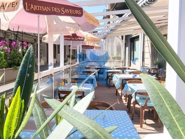 Zum Verkauf – Charakter Restaurant mit authentischen Charme von 580 m² in Saint Maurice VS Authentizität, großzügige Kapazitäten und strategische Lage – Möglichkeit einer schnellen Freigabe