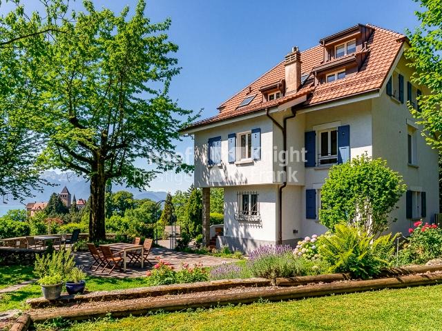 Zum Verkauf – Freistehende Wohnung mit 12,5 Zimmern, nur einen Steinwurf vom Zentrum von Blonay entfernt, mit herrlichem Blick auf den See