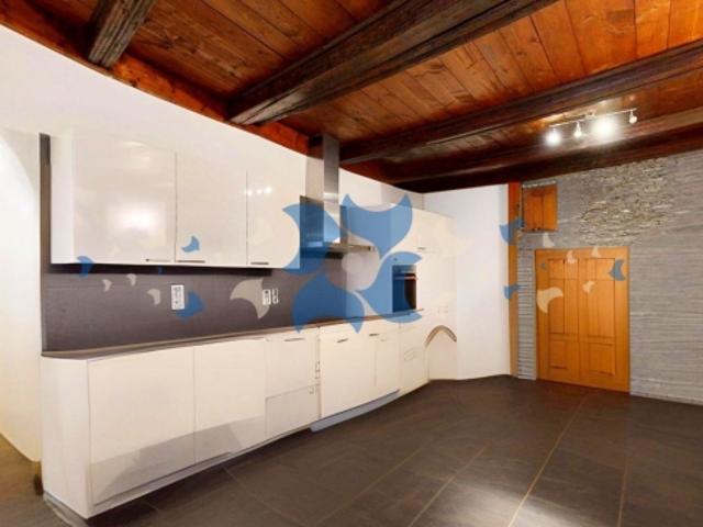 Zum Verkauf – Hervorragende renovierte 2,5 Zimmer Wohnung mit Charakter, im Herzen von Saint Maurice VS