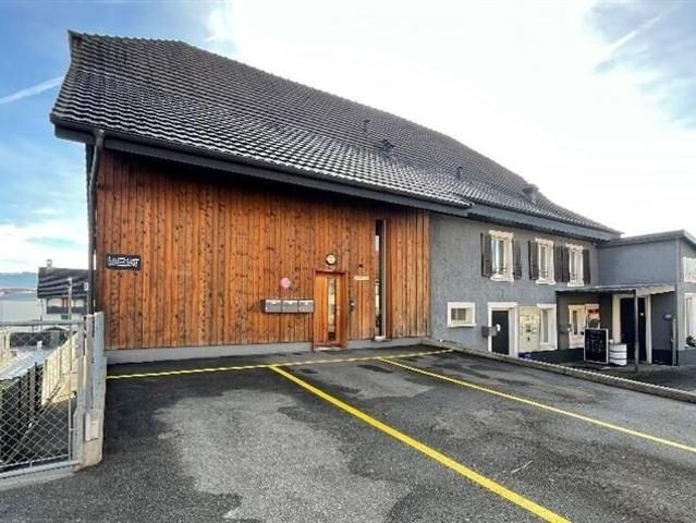 Zum Verkauf in Alle, Gebäude mit 4 Wohnungen und 1 Restaurant