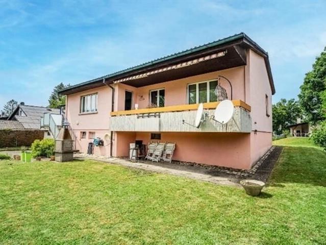 Zum Verkauf in Courroux geräumiges freistehendes Haus mit 6 Zimmern