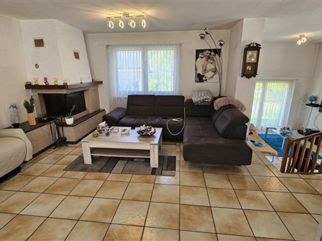 Zum Verkauf in Courroux geräumiges Haus mit 6,5 Zimmern