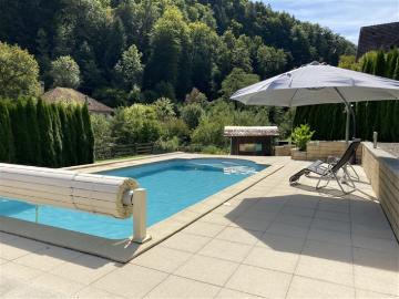 Zum Verkauf in Roches bezauberndes renoviertes 3,5 Zimmer Haus