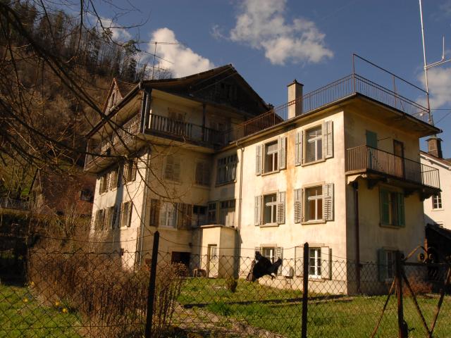 Zum Verkauf in Soyhières Delémont Altes Haus zum Renovieren oder Abrissen