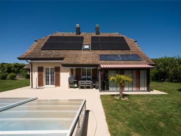 ZU VERKAUFEN PRÄCHTIGE VILLA IN VAUDOIS MIT SCHWIMMBAD