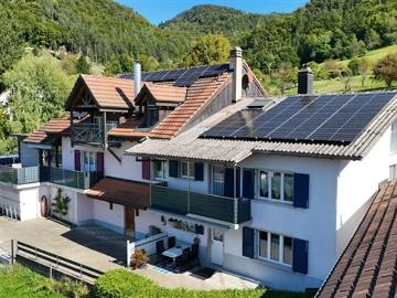 Mervelier, Bezirk Delsberg, Jura - Parkplatz