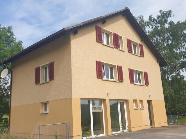 Zum Verkauf stehendes Miethaus mit 2 Einheiten und 1 Gewerbefläche in Asuel