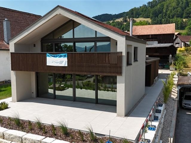 Zum Verkauf steht ein 6,5 Zimmer Haus in Montavon mit einem Grundstück von 776 m²