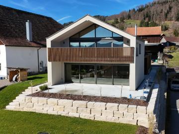 Zum Verkauf steht ein 6,5 Zimmer Haus in Montavon mit einem Grundstück von 776 m²
