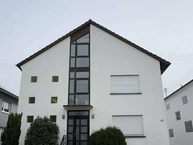 Zum Verkauf steht ein gepflegtes 3 Familienhaus in Neuburg am Rhein mit Garten und Garage. Das Haus