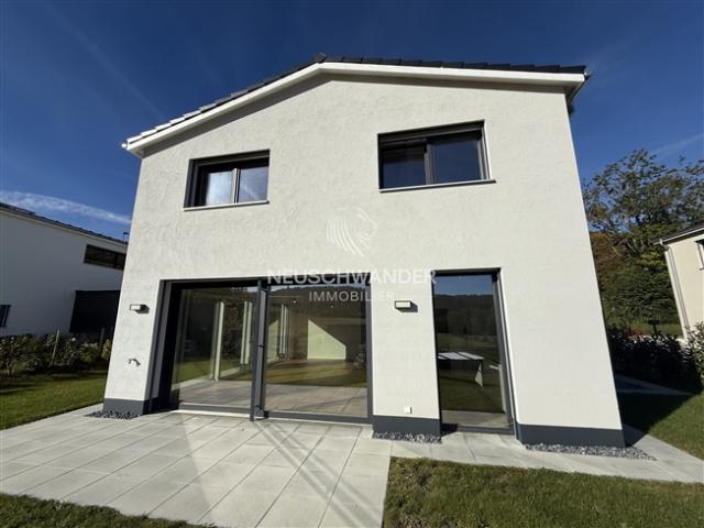 Zum Verkauf steht in Movelier eine ziemlich neue Villa mit 5,5 Zimmern und 147 m²