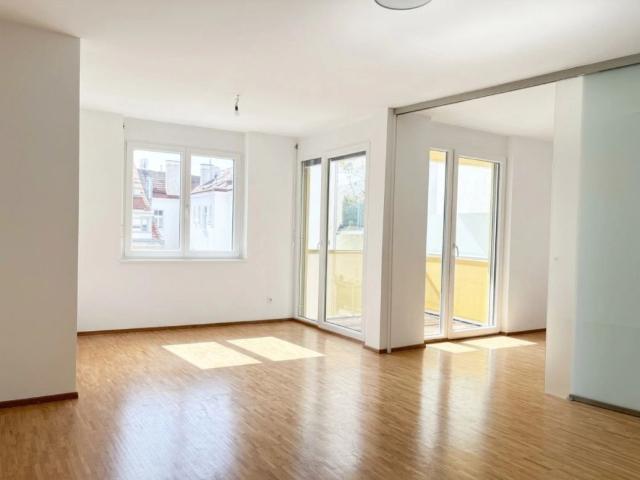 ZUM VERLIEBEN! ENTZÜCKENDE HOFSEITIGE 2 ZIMMER WOHNUNG IM 3. LIFTSTOCK MIT BALKON U3 NÄHE