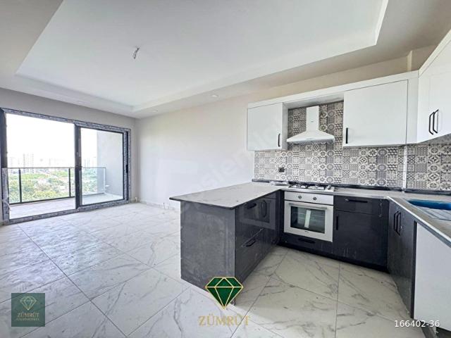 ZÜMRÜT'TEN KARGIPINARINI LİPARİS KREMLİN'DE 1+1 SATILIK DAİRE