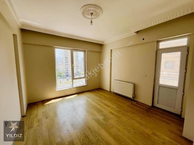 Zümrüt Mahallesinde 3+1 Kiralık Daire