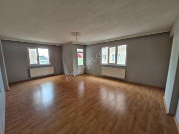 Zümrütevlerde ulaşımı Kolay,6.kat,balkonlu,bakımlı,geniş 3+1