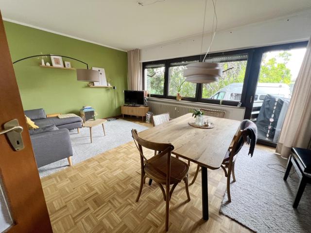 Zündorf: 4,5 Zimmer Maisonette Wohnung mit Balkon und EBK