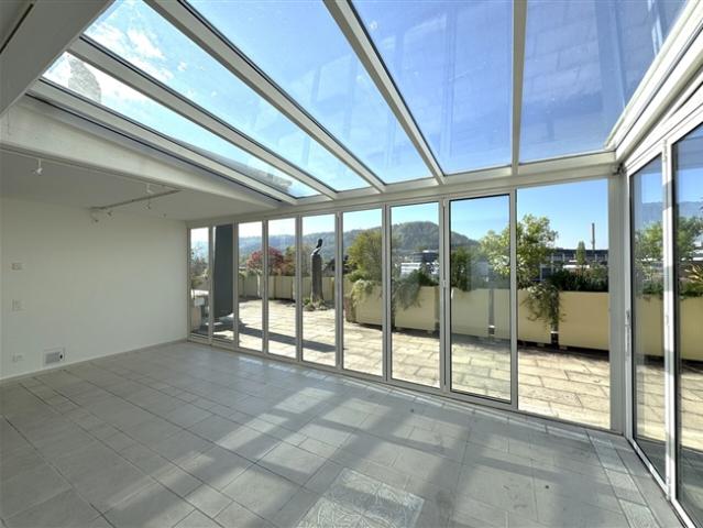 Zuoberst, sonnig mit herrlicher Aussicht und Privatsphäre
