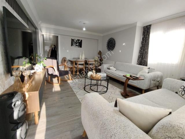 Zübeyde Hanım Mahallesinde 3+1 Full Tadilatlı Kiralık Daire