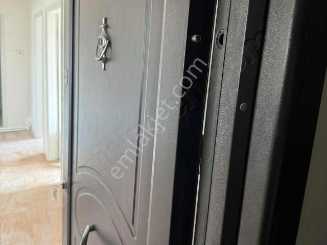Züferbeyde Cadde Üzerinde Üst Kat 3+1 Daire