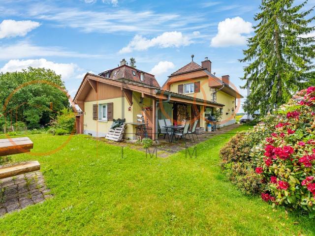 Zufluchtsort des Friedens in Val de Ruz: freistehende Villa mit fünf Zimmern und Garten