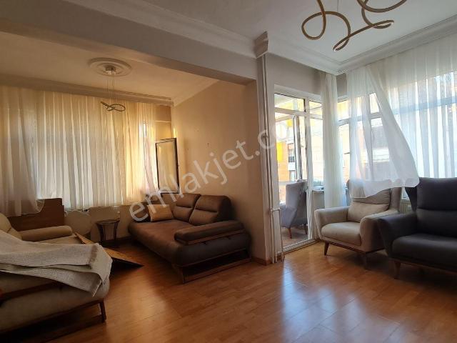 Zuhuratbaba Yücetarla Caddesine Meydana Yakın 110m2 3+1 Arakat
