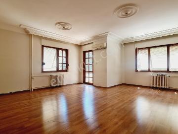 Zuhuratbaba Da Koruluğun Karşısında 1.kat 130m2 3+1 Ön Cephe