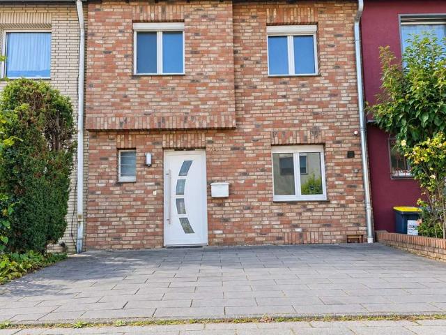 Zuhause mit 5 Zimmern und viel Platz in Köln