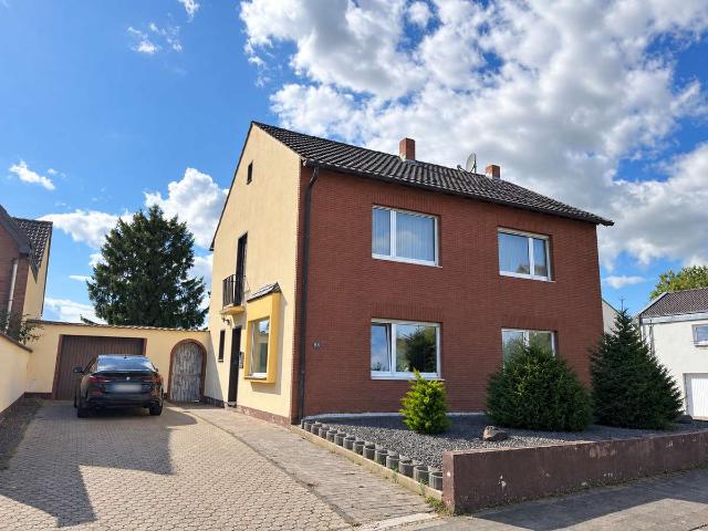 Zuhause mit 7 Zimmern, viel Platz und großem Garten in Zülpich/Geich