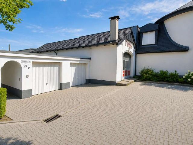 Zuhause mit 130 qm Wohnfläche und 120 qm Gewerbe. Direkt vom Eigentümer
