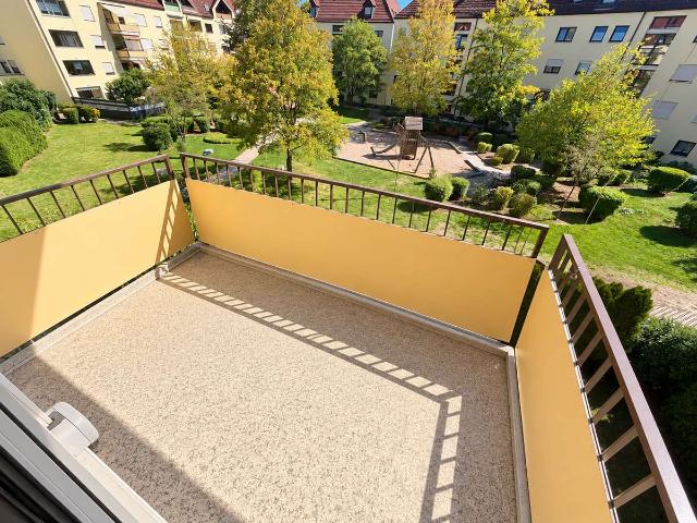 Zuhause mit 3 Zimmern im lebendigen Universitätsviertel ! Real Estate Hofmann!